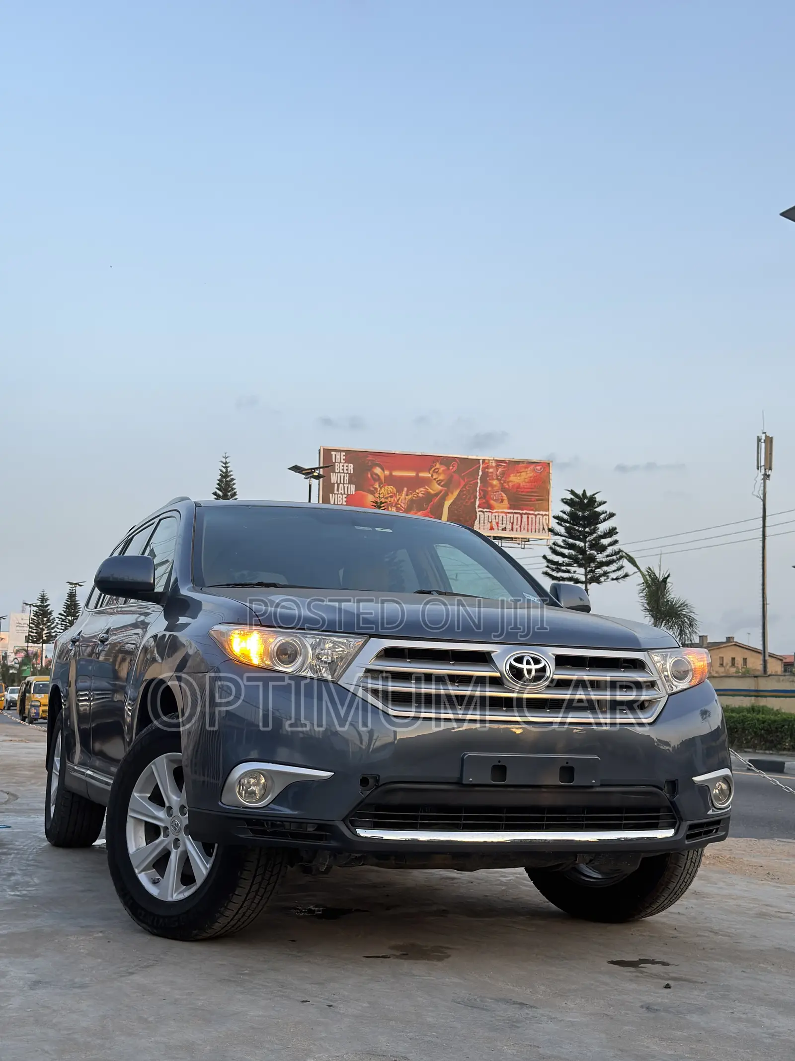 Toyota Highlander SE 2012 Gray