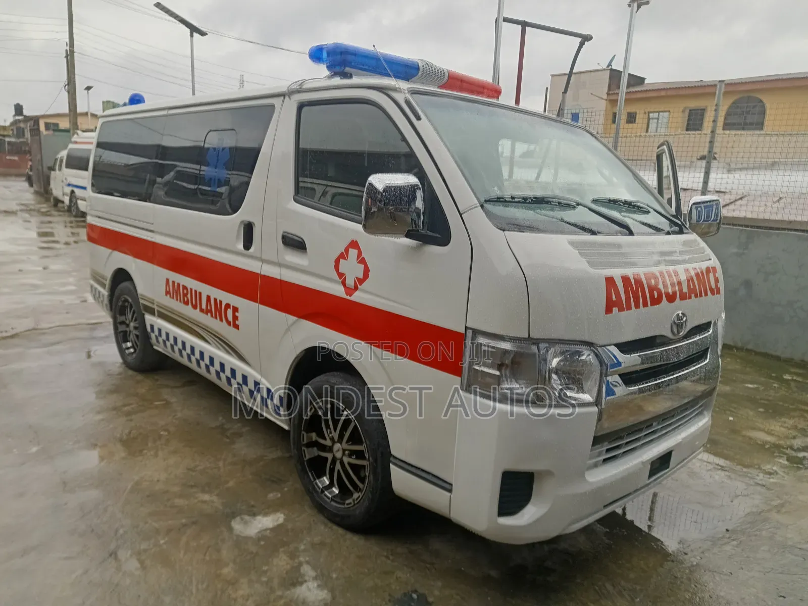 Toyota HiAce 2015 White