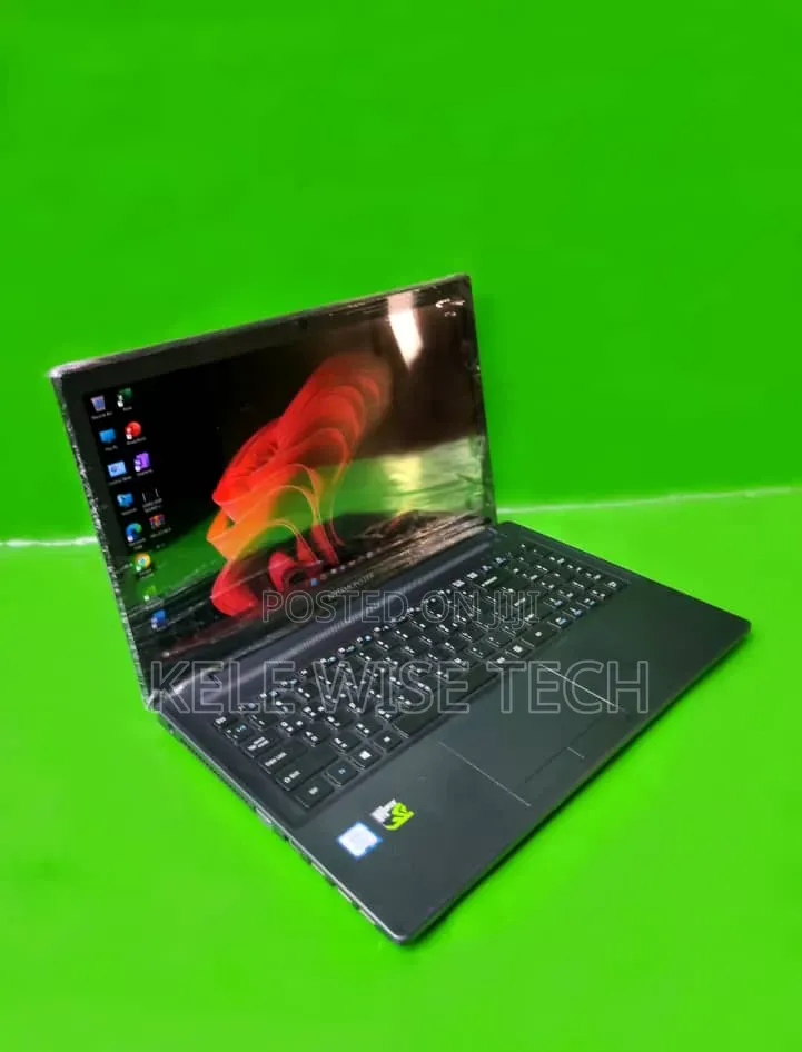Laptop Clevo P17SM 8GB Intel Core i5 HDD+SSD 750GB