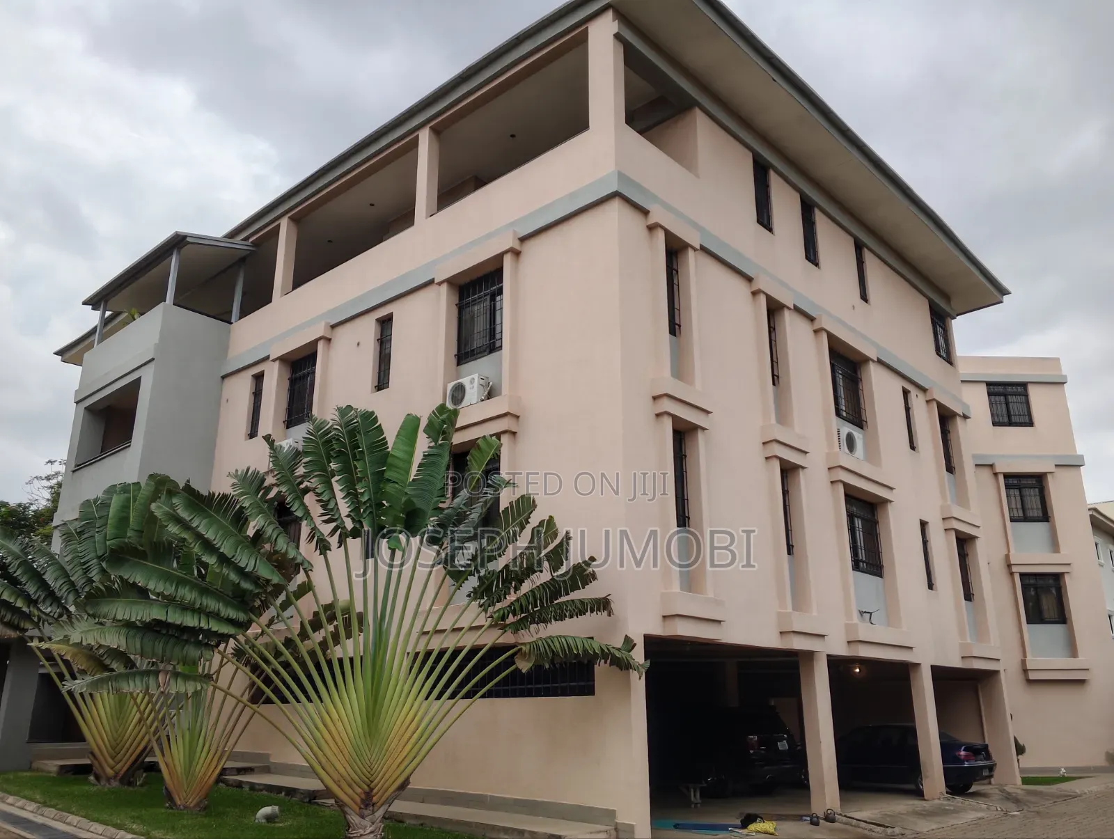 20bdrm House in Tuscany Del Rio, Katampe (Main) for sale