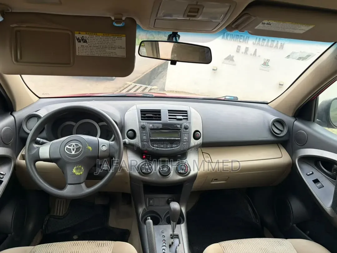 Toyota RAV4 2010 Red