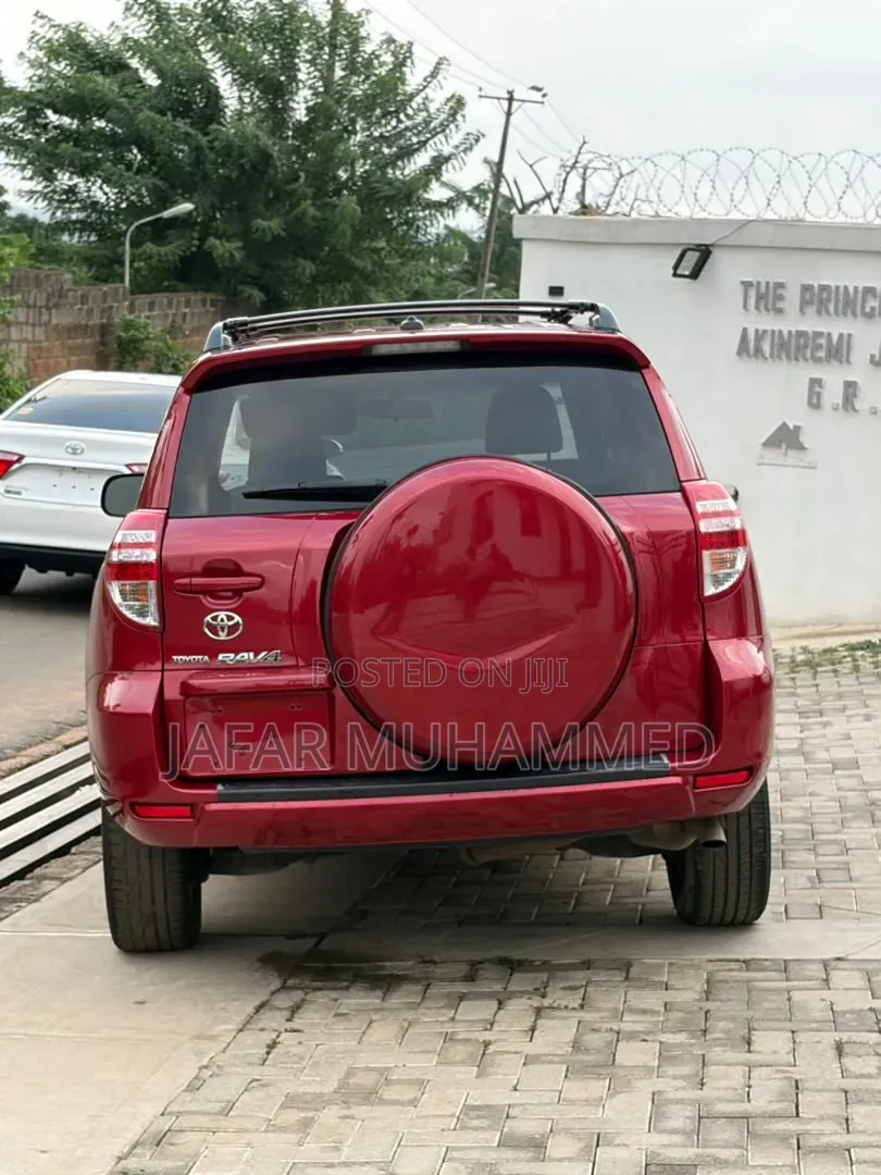 Toyota RAV4 2010 Red