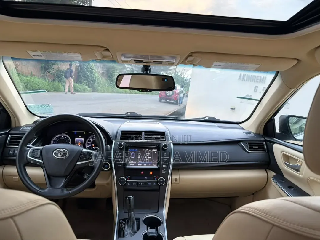 Toyota Camry XLE 4dr Sedan (2.5L 4cyl 6A) 2016 White
