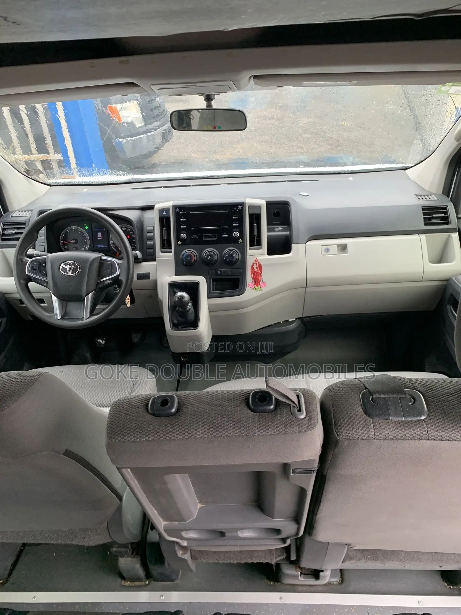 Toyota GranAce 2022 White