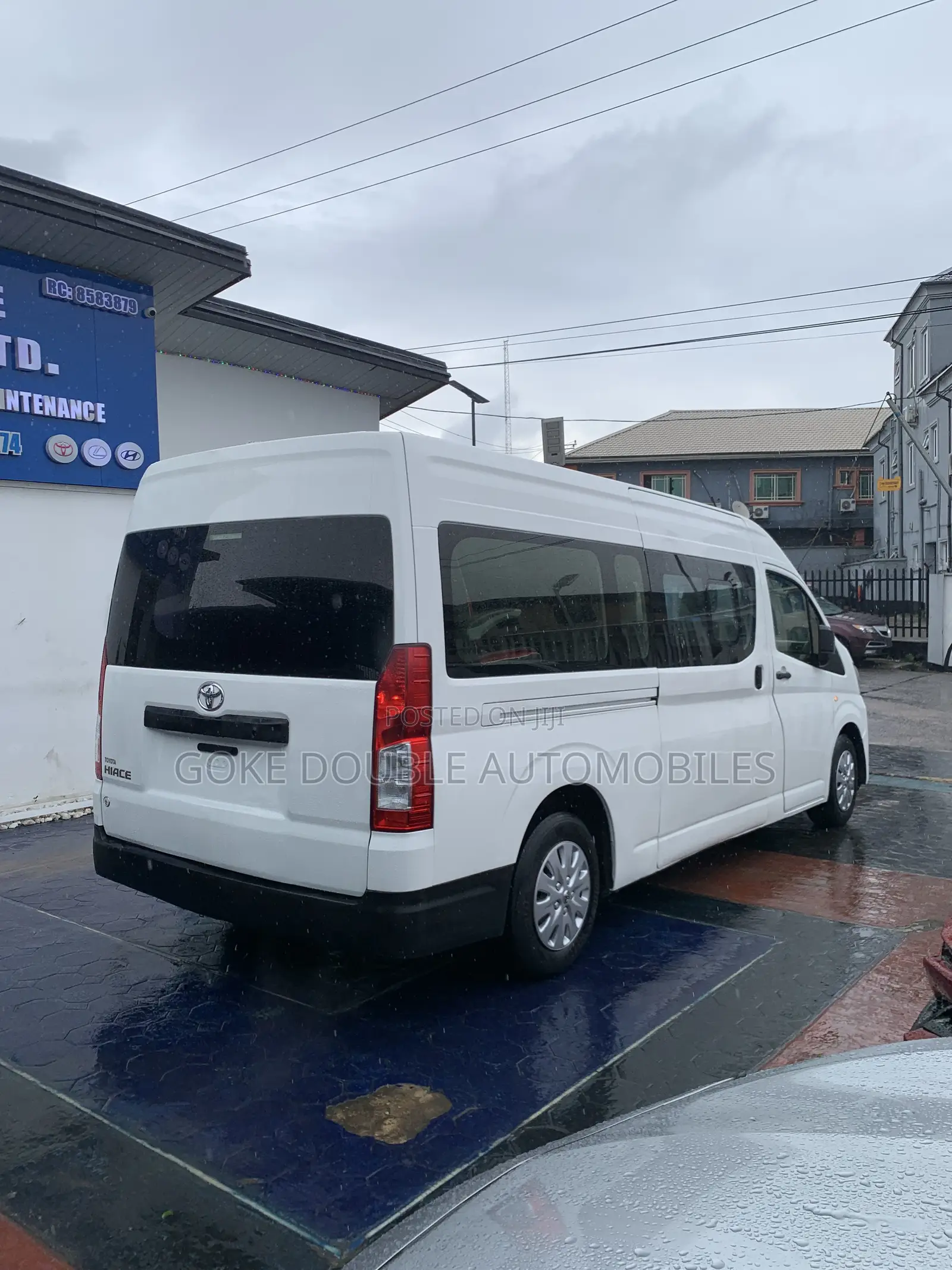 Toyota GranAce 2022 White