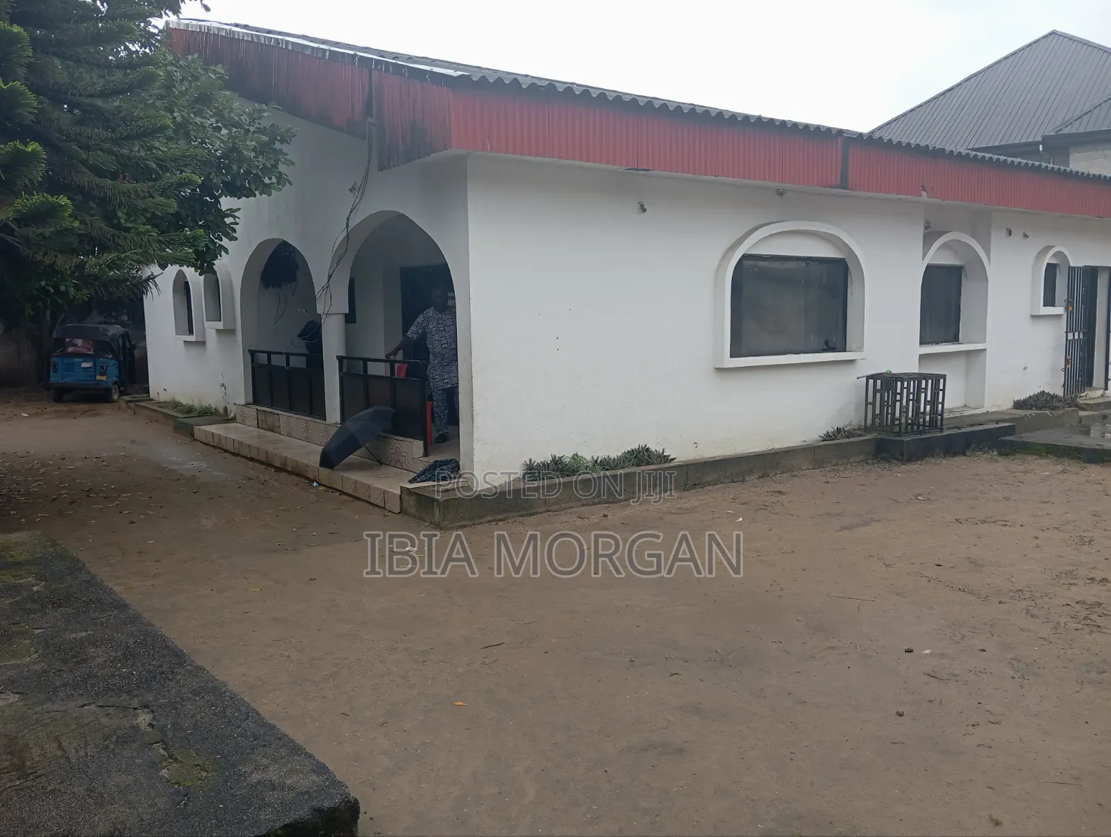 4bdrm Bungalow in East West Road for sale