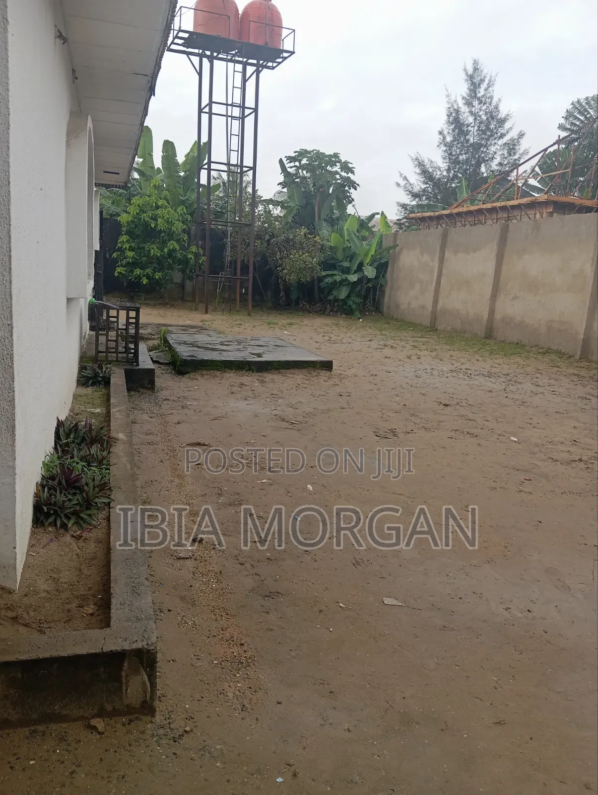 4bdrm Bungalow in East West Road for sale