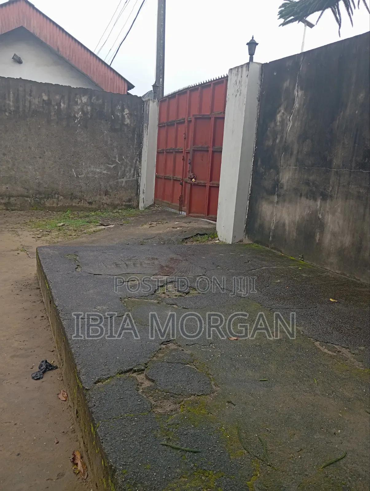4bdrm Bungalow in East West Road for sale