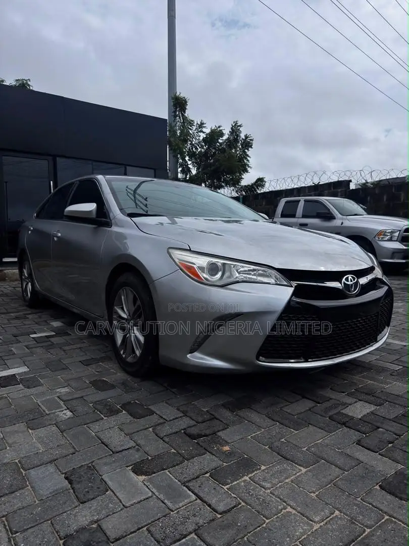 Toyota Camry SE 4dr Sedan (2.5L 4cyl 6A) 2016 Silver