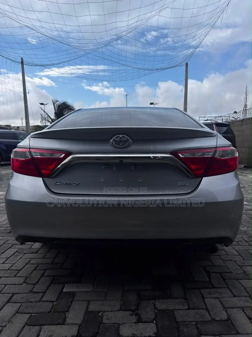 Toyota Camry SE 4dr Sedan (2.5L 4cyl 6A) 2016 Silver