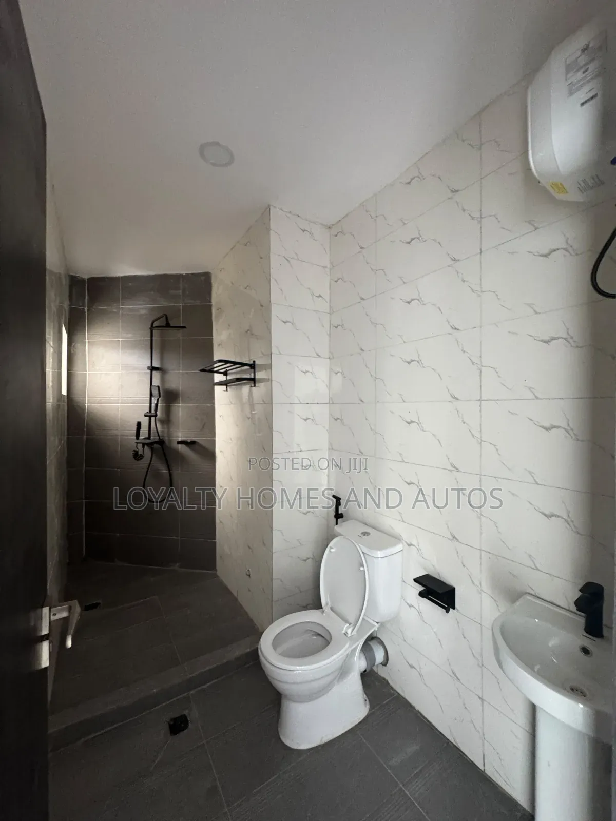 4bdrm Duplex in Baruwa for sale