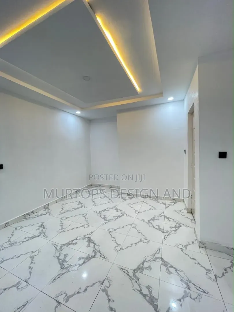 4bdrm Duplex in Onigbongbo for sale