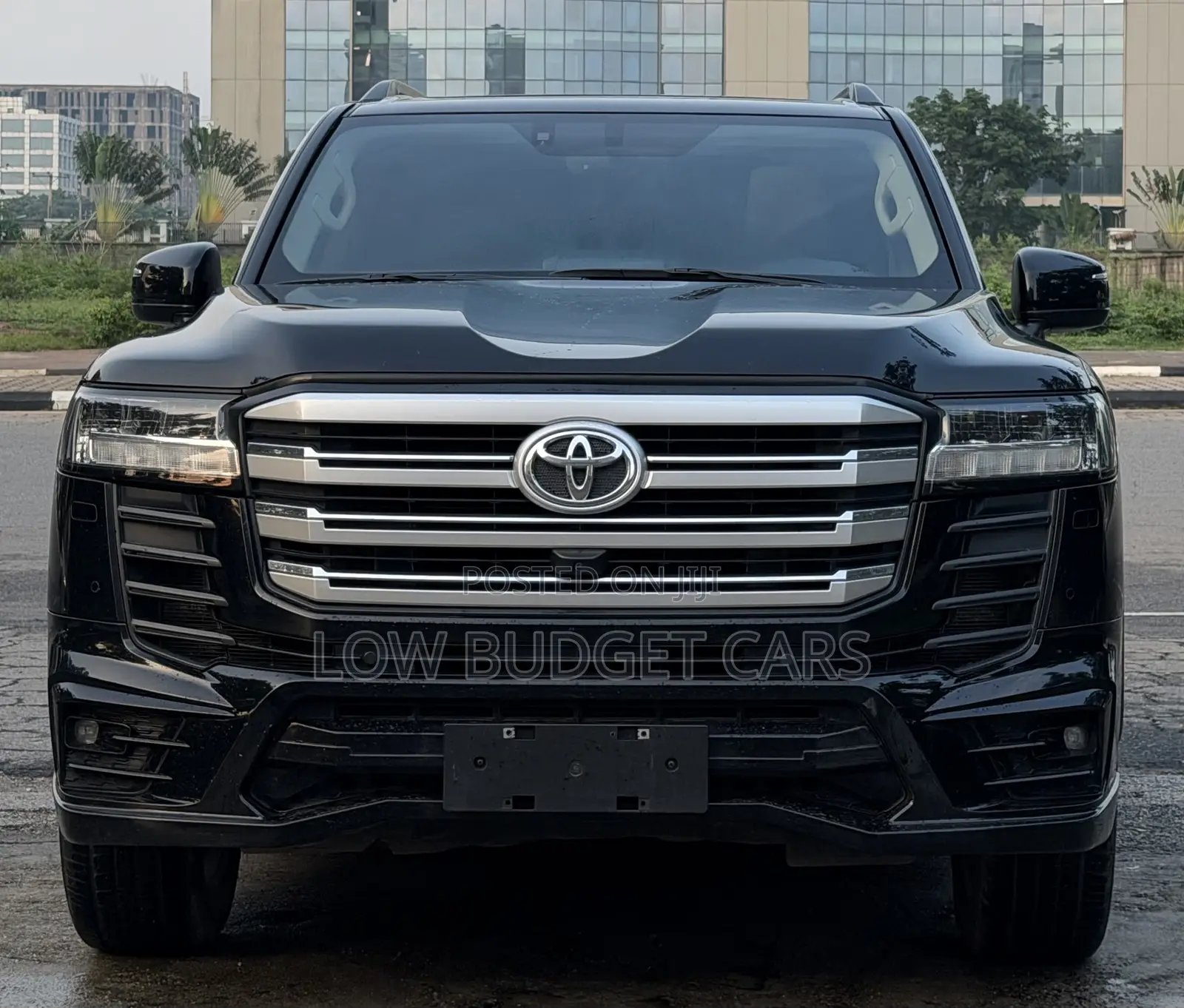 Toyota Land Cruiser LC300 2025 Black