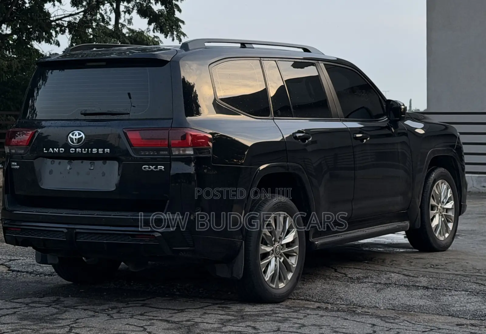 Toyota Land Cruiser LC300 2025 Black