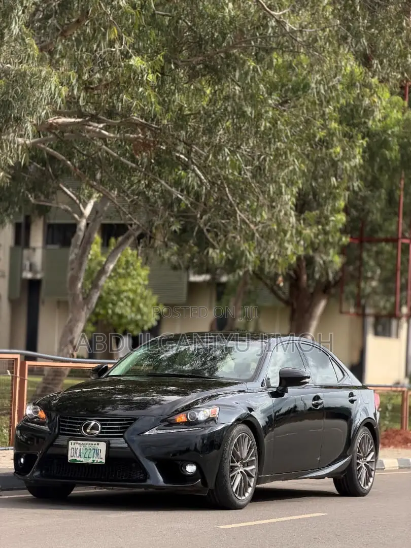 Lexus IS 200t 2017 Black