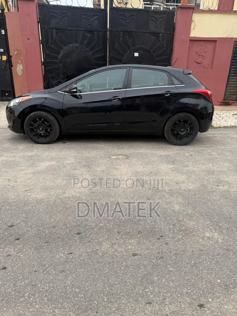 Hyundai Elantra 2016 Black