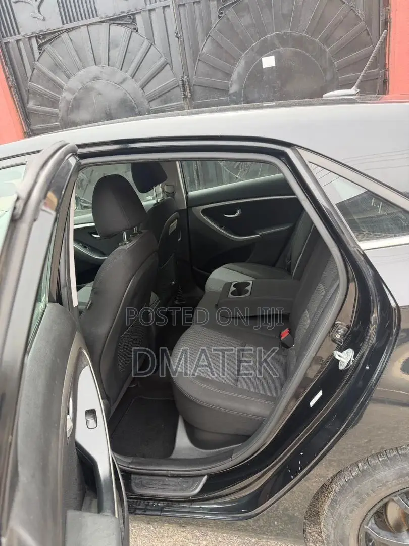 Hyundai Elantra 2016 Black