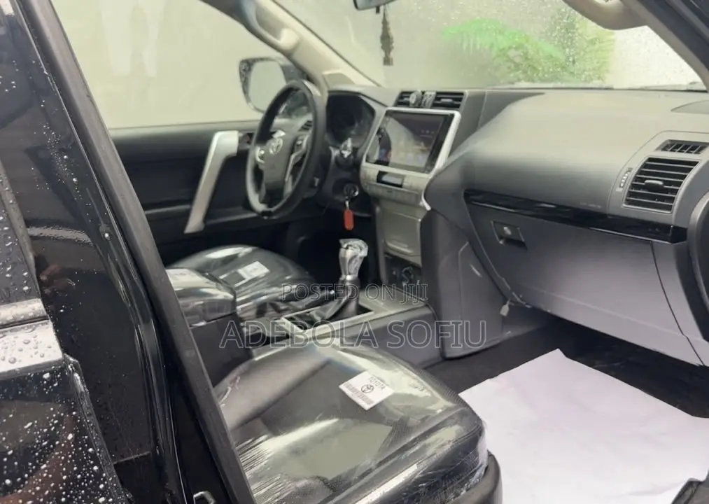 Toyota Land Cruiser Prado 2.7 2021 Black