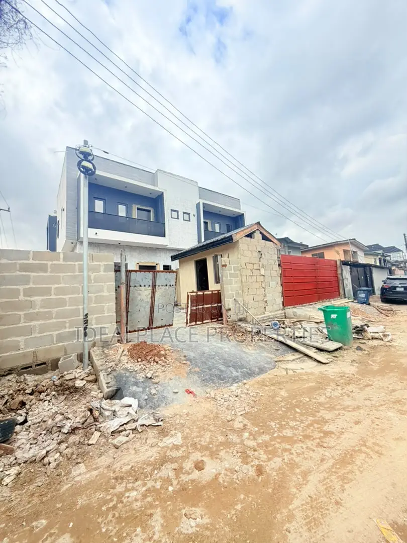 4bdrm Duplex in Ikorodu Road / Ilupeju for sale