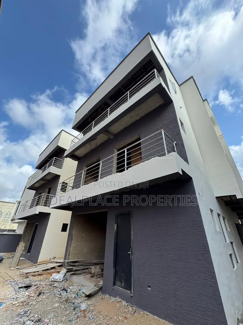 4bdrm Duplex in Aguda / Surulere for sale