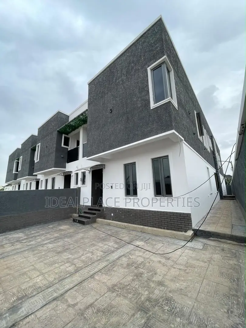 4bdrm Duplex in Anthony Village for sale