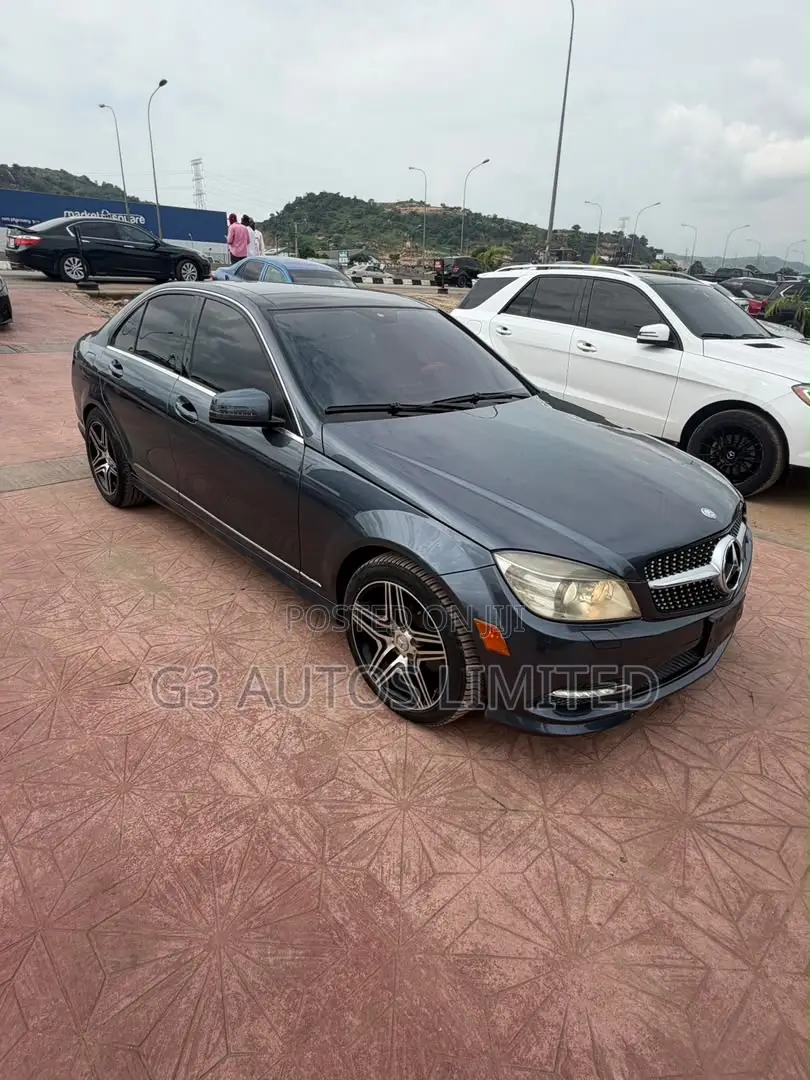 Mercedes-Benz C300 Luxury Sedan AWD (3.0L 6cyl 7A) 2009 Gray