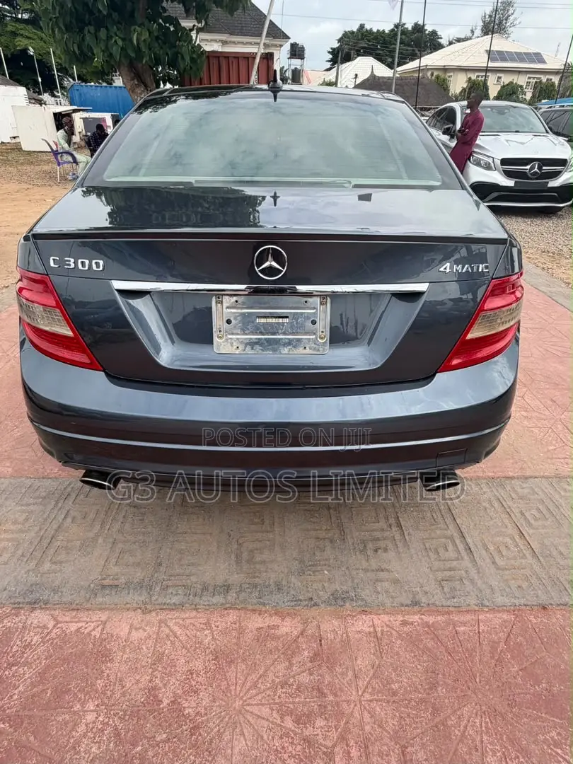 Mercedes-Benz C300 Luxury Sedan AWD (3.0L 6cyl 7A) 2009 Gray