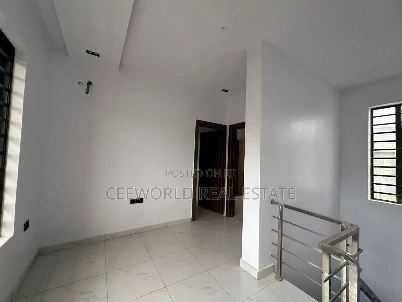 4bdrm Duplex in Aerodrome Gra for sale