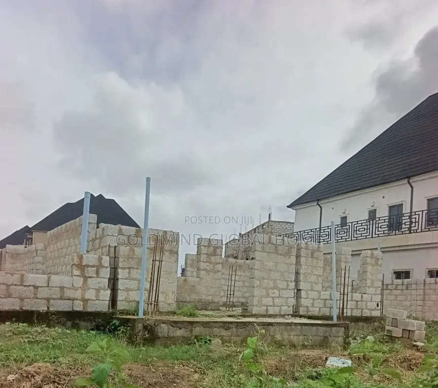 4bdrm Duplex in Goldmind Estate, FHA for sale