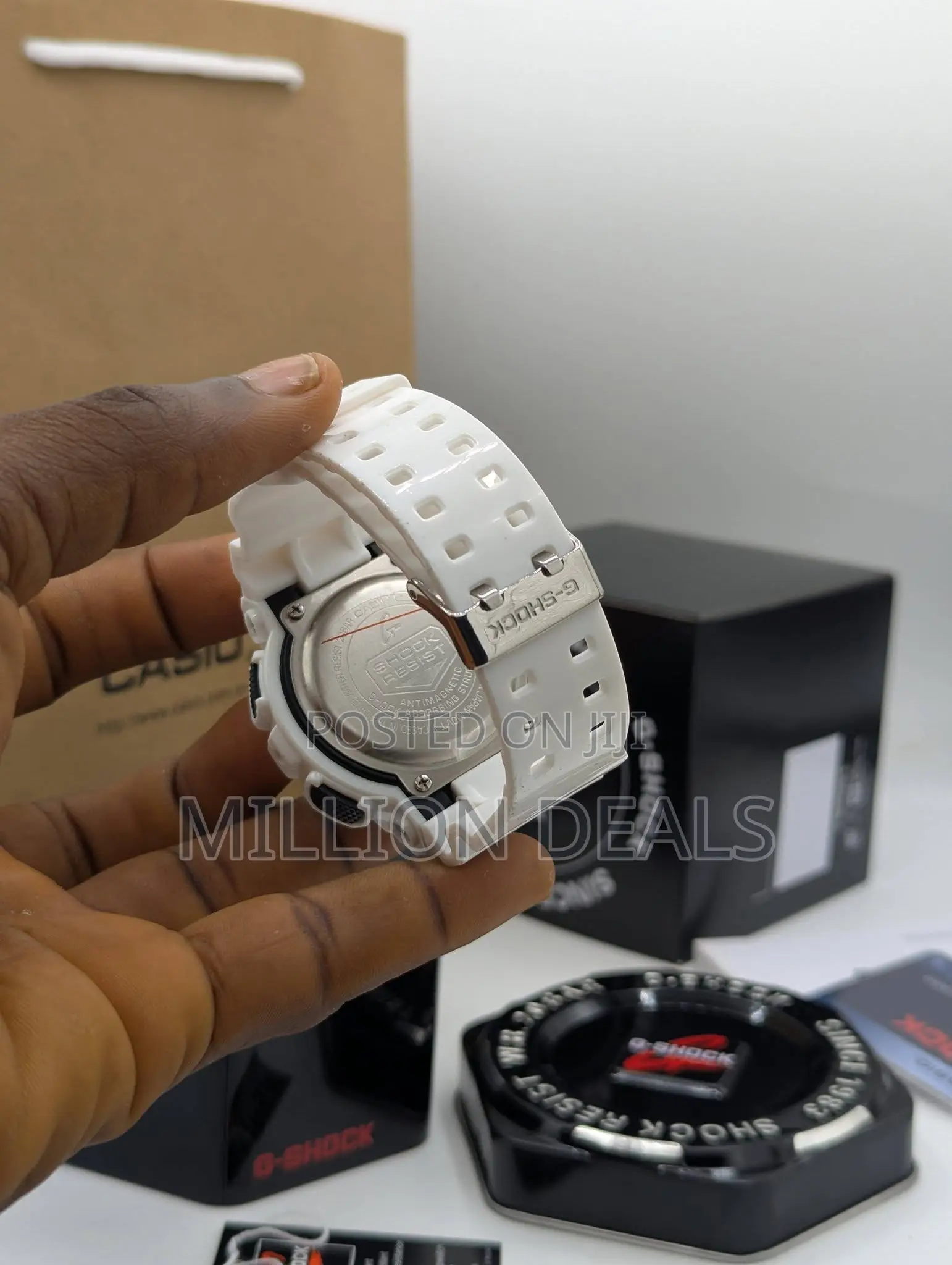 White Rubber Strap Classic Men's Wrist G-Shock Watch