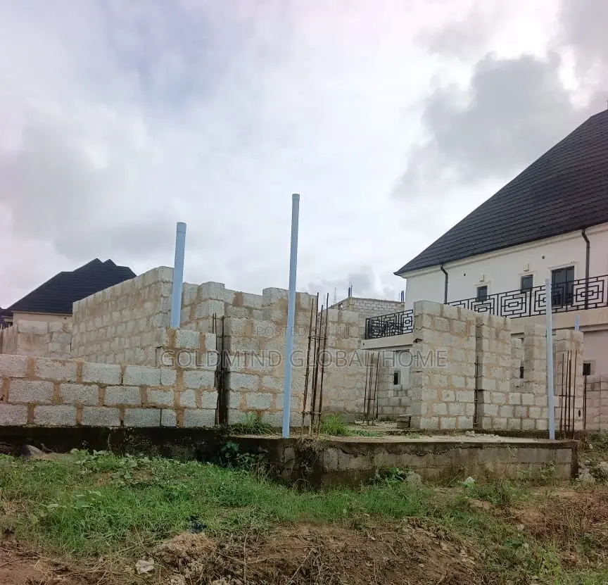 4bdrm Duplex in Goldmind Estate, FHA for sale