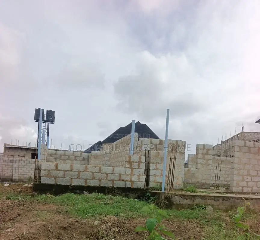 4bdrm Duplex in Goldmind Estate, FHA for sale