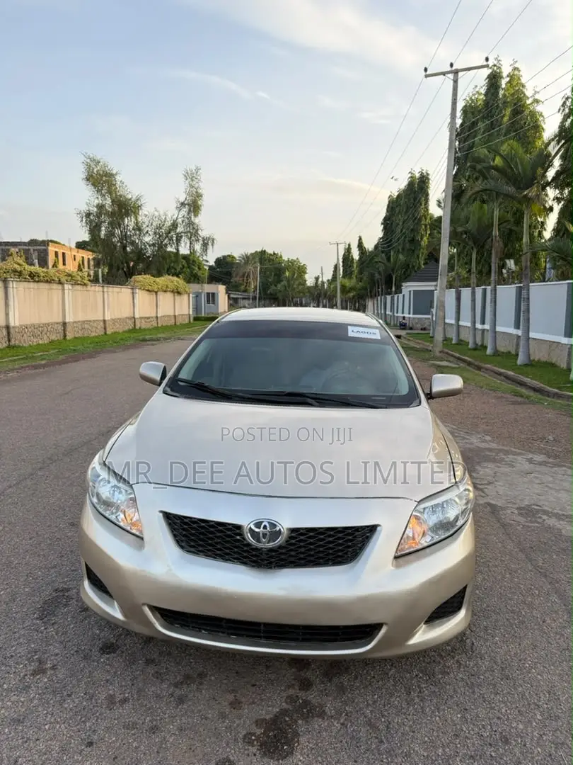 Toyota Corolla 2010 Gold