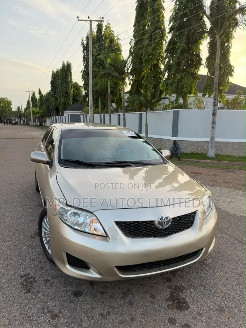 Toyota Corolla 2010 Gold