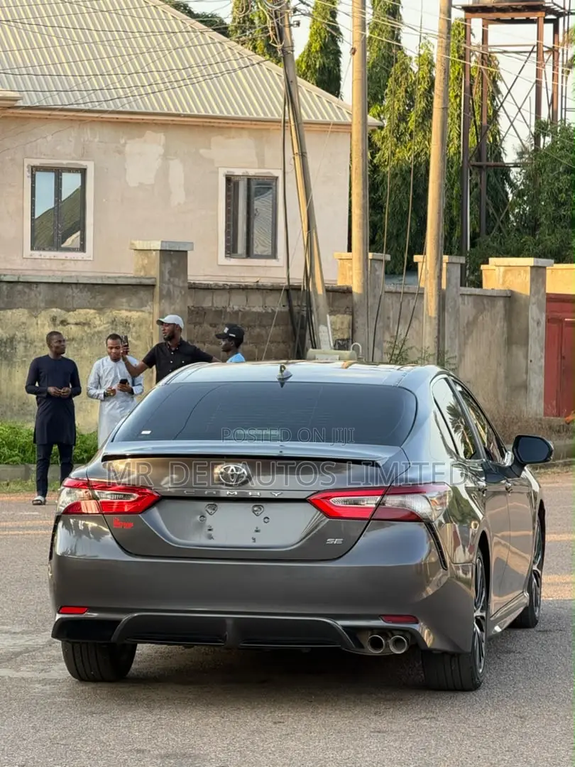 Toyota Camry 2019 Gray