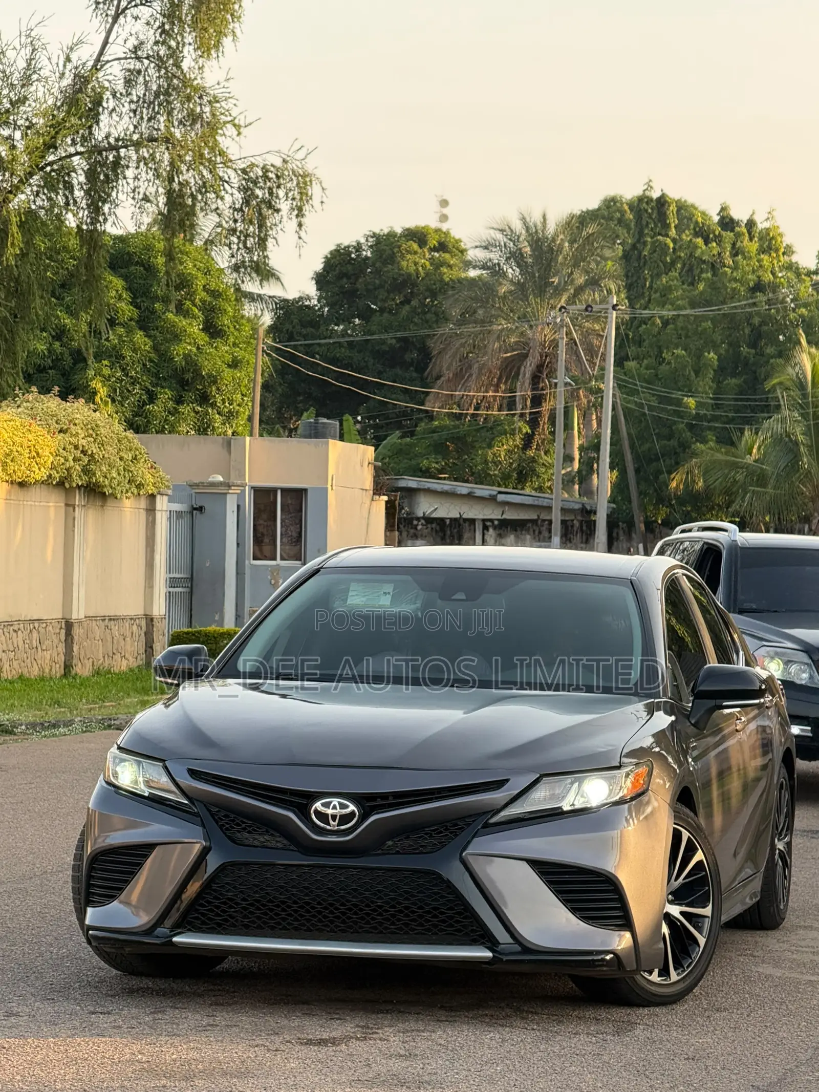 Toyota Camry 2019 Gray