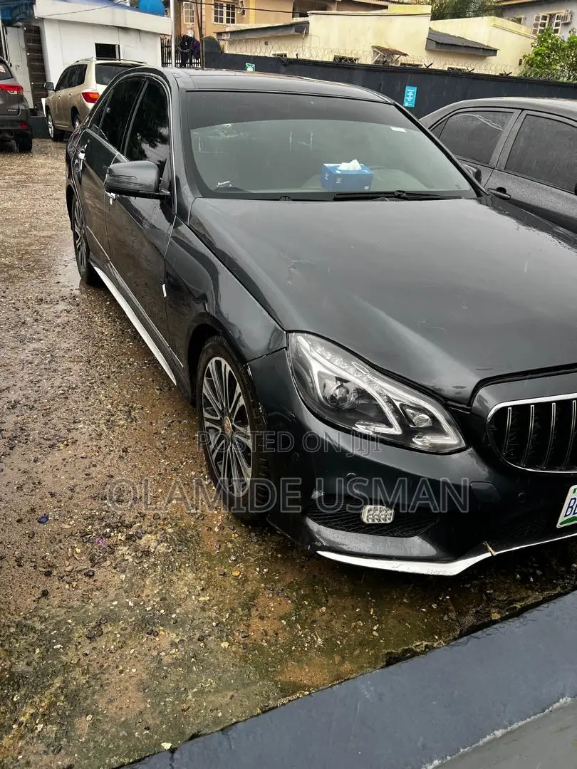 Mercedes-Benz E350 Base 4Matic Sedan AWD (3.5L 6cyl 7A) 2010 Black
