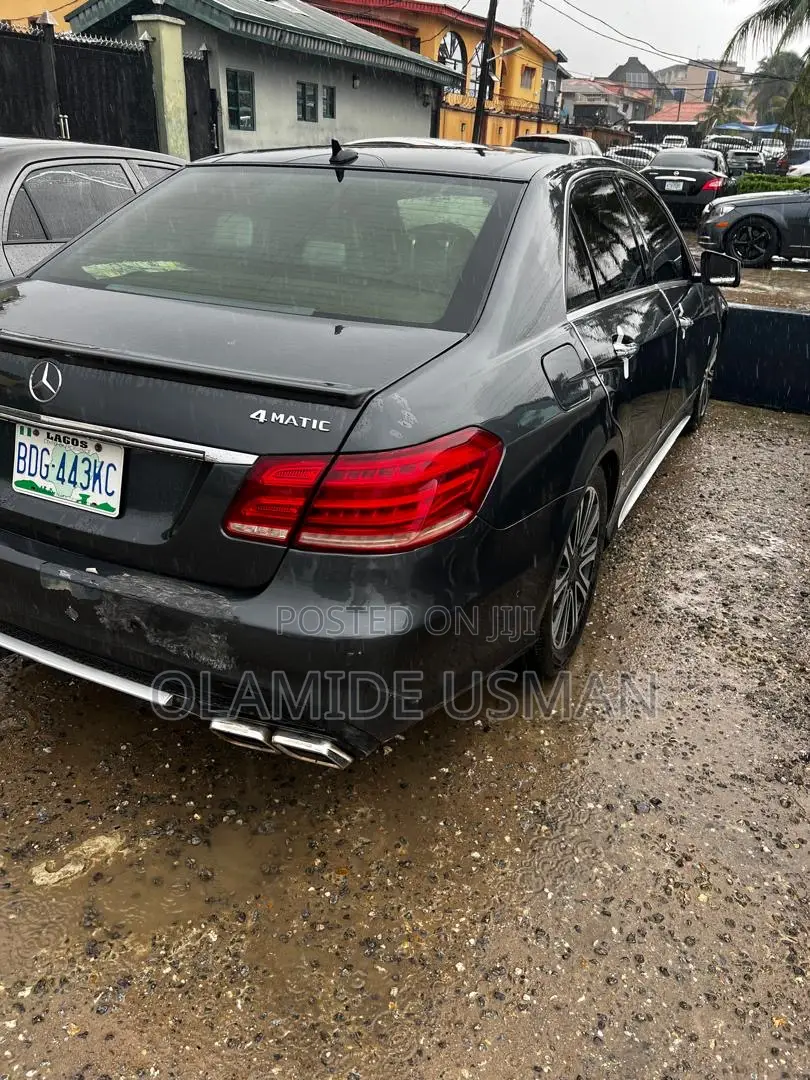 Mercedes-Benz E350 Base 4Matic Sedan AWD (3.5L 6cyl 7A) 2010 Black