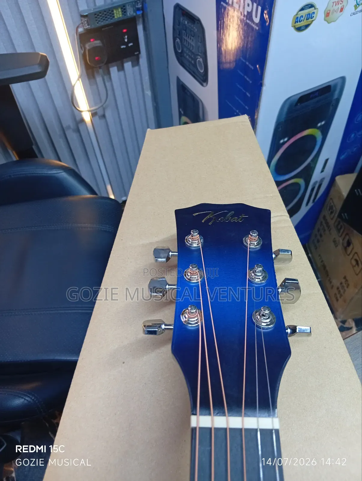 Kabat 38 Inches Acoustic Guitar 6 Strings It Comes With Bag Strap