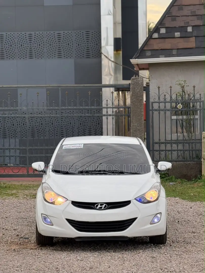 Hyundai Elantra 2013 White