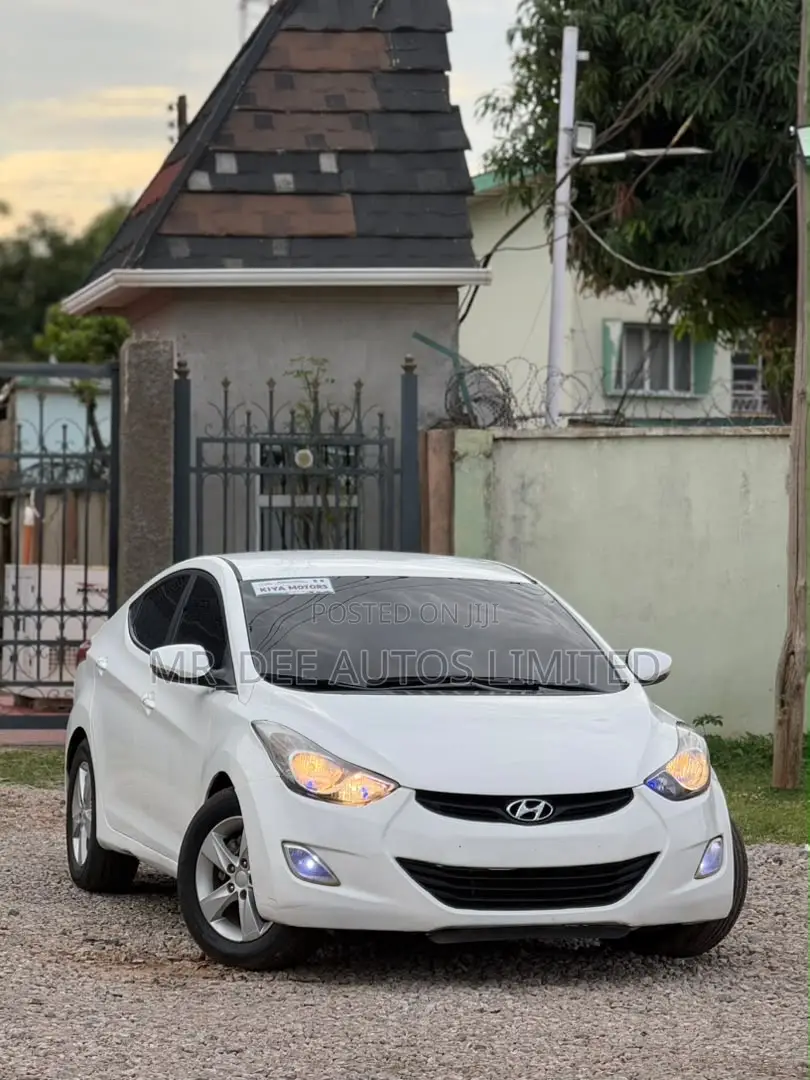 Hyundai Elantra 2013 White