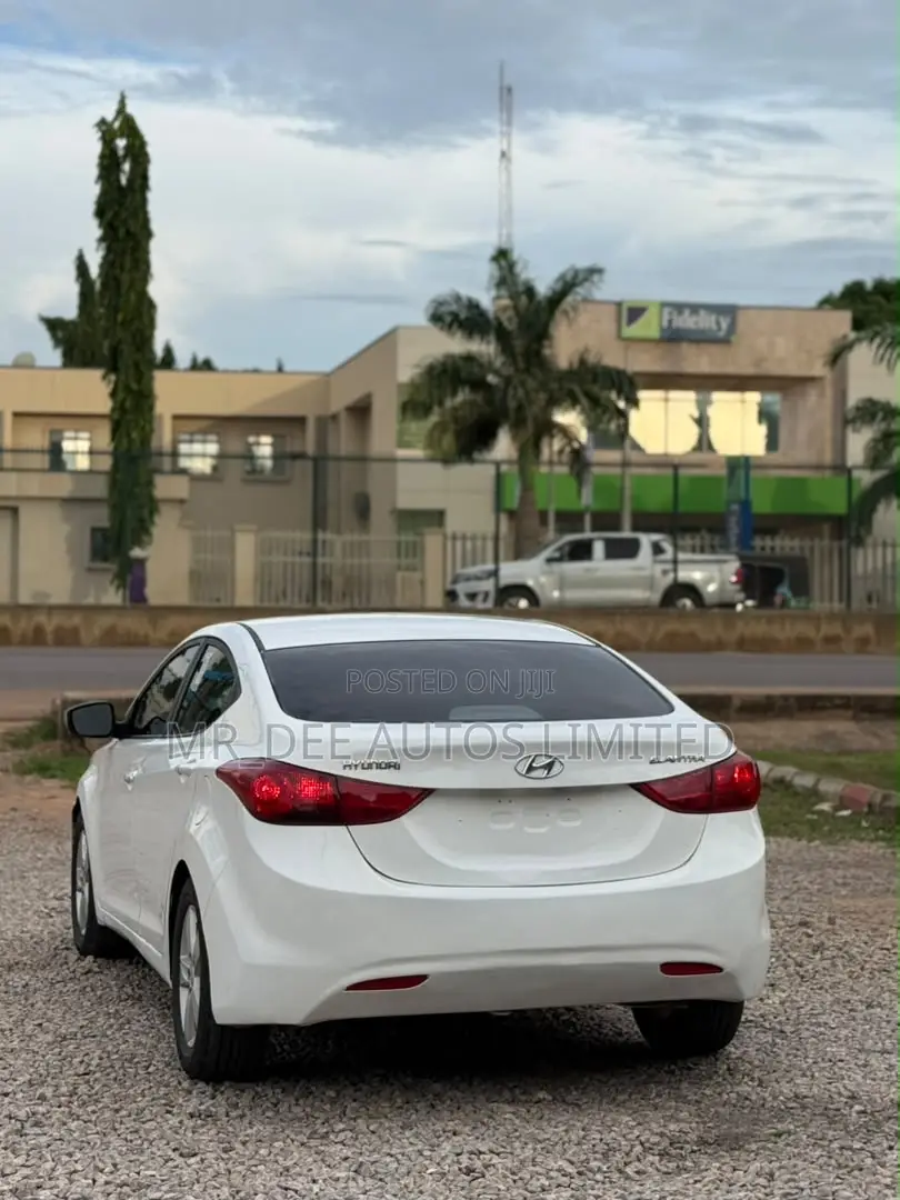 Hyundai Elantra 2013 White