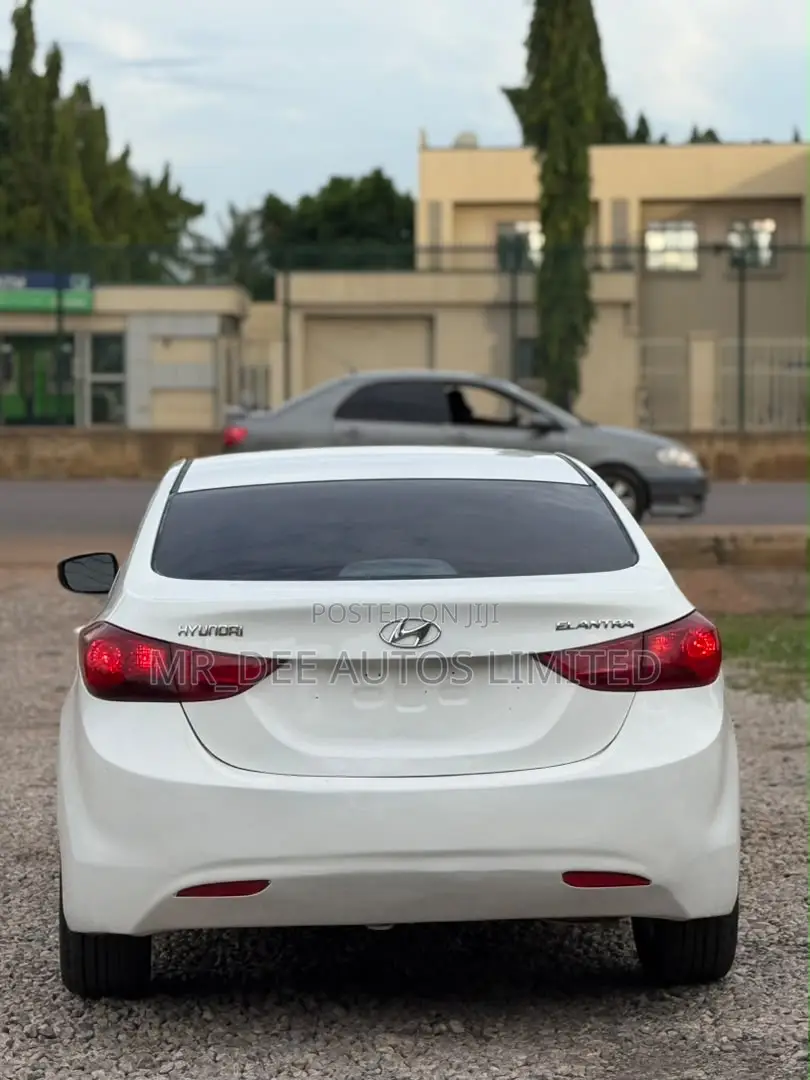 Hyundai Elantra 2013 White