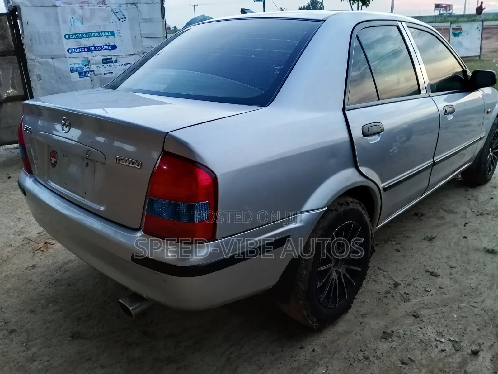 Mazda 323 2000 Silver