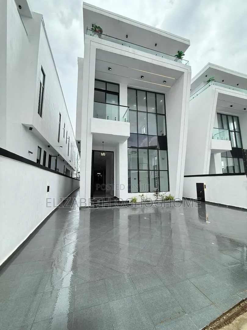 5bdrm Duplex in Lekki Expressway for sale
