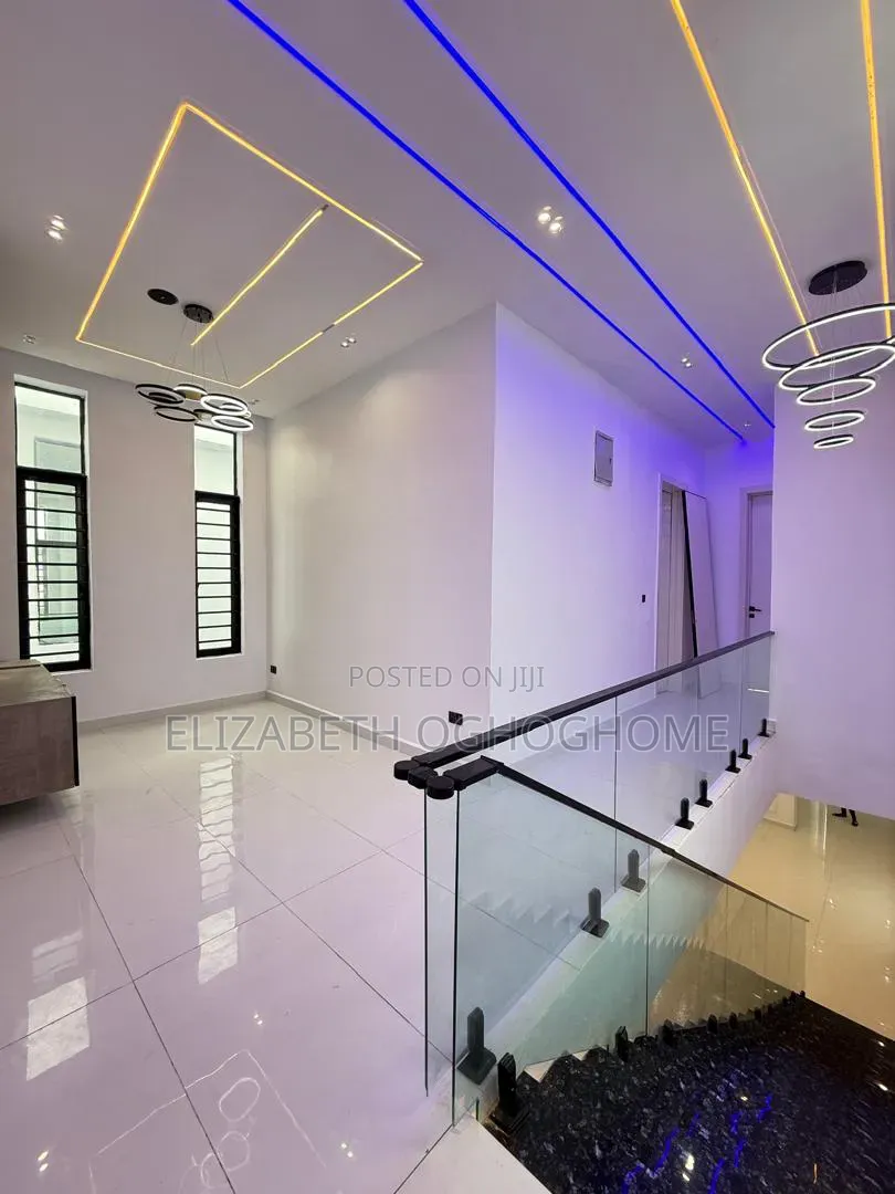 5bdrm Duplex in Lekki Expressway for sale