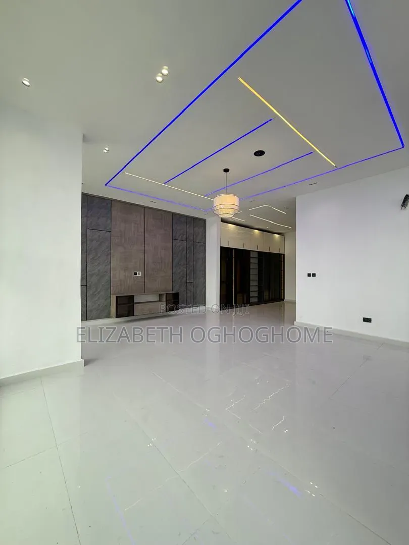 5bdrm Duplex in Lekki Expressway for sale