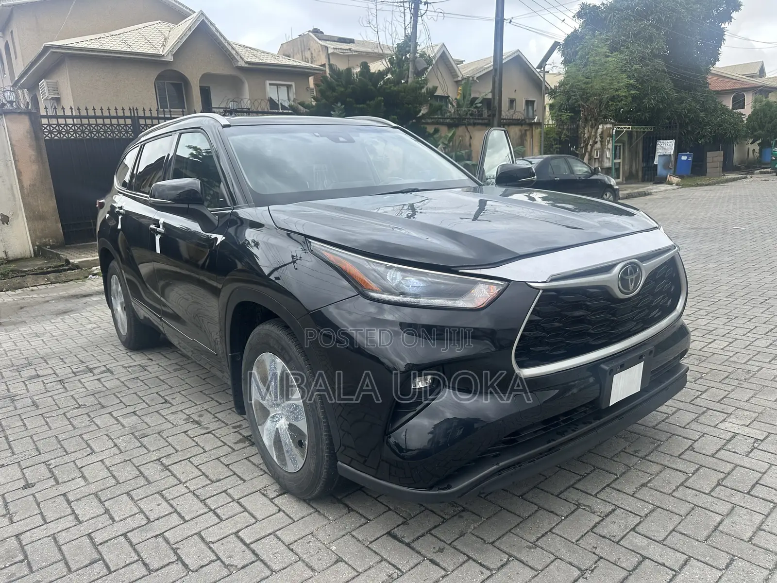 Toyota Highlander XLE 2022 Black