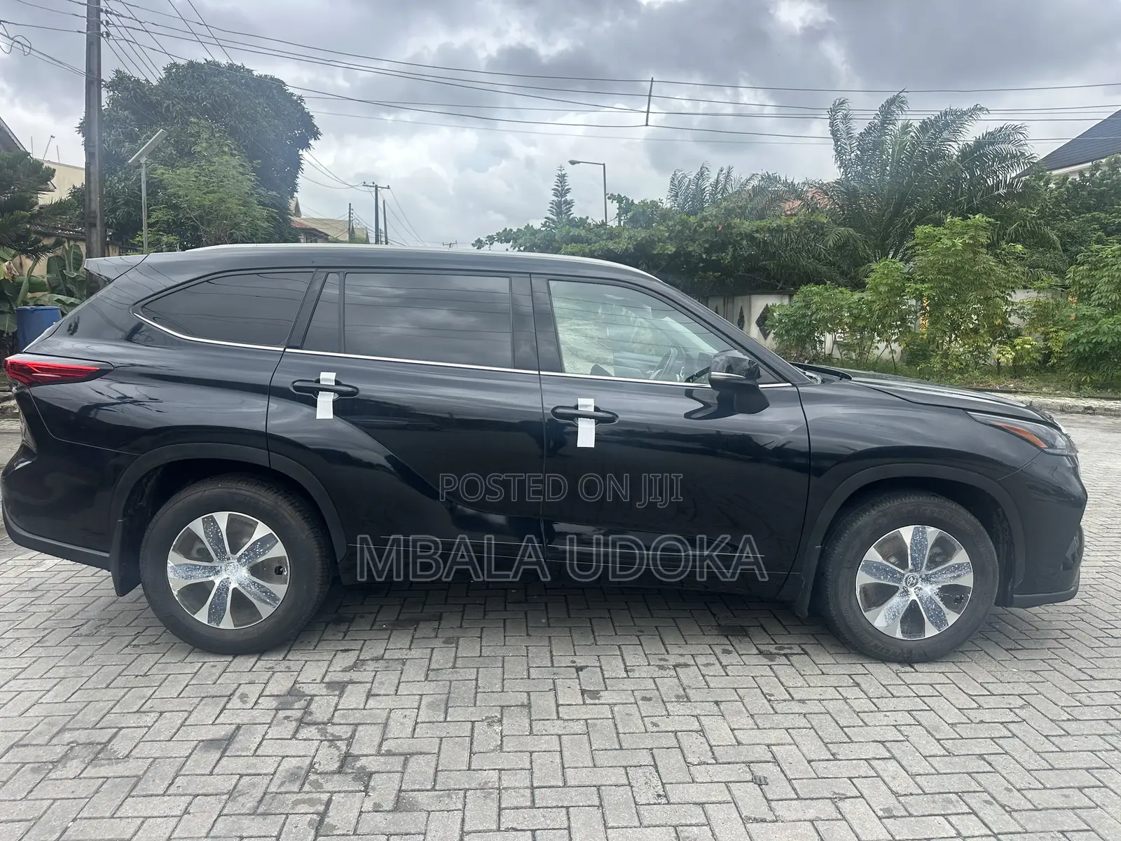 Toyota Highlander XLE 2022 Black