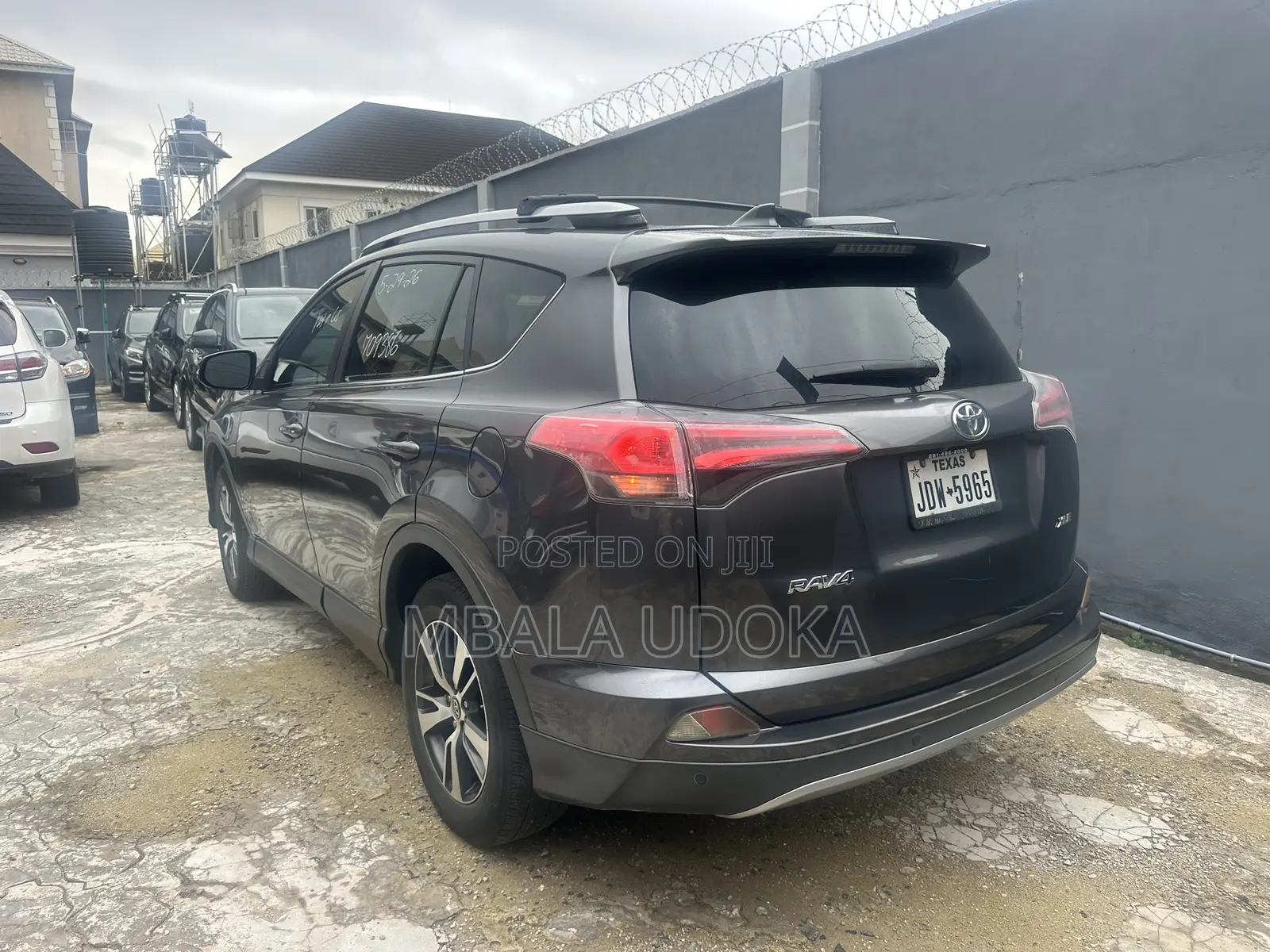 Toyota RAV4 XLE AWD (2.5L 4cyl 6A) 2017 Gray
